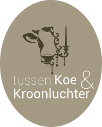 Logeerderij Tussen Koe & Kroonluchter Logo